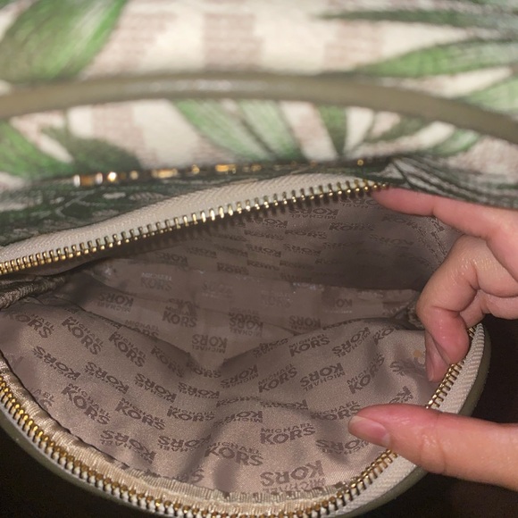 MK backpack - Picture 4 of 5